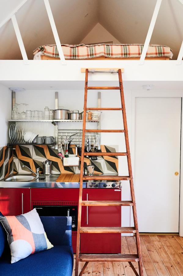 Tiny With Terrace & Parking,